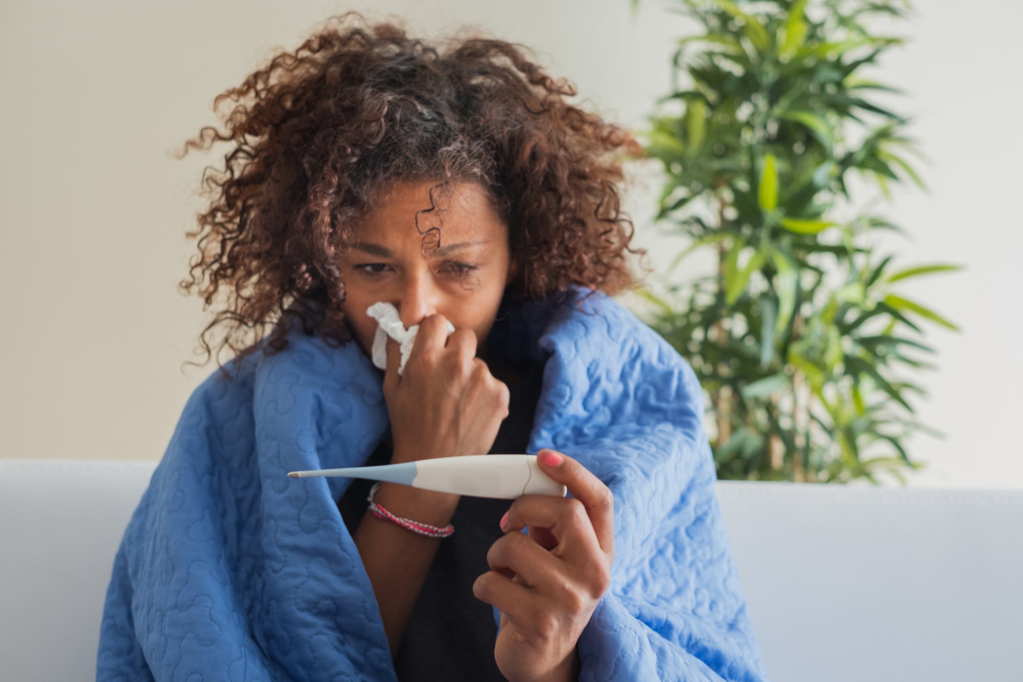 DO I HAVE A COLD OR THE FLU?  HERE’S THE DIFFERENCE